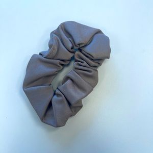 Noli Yoga - Scrunchie - Almond